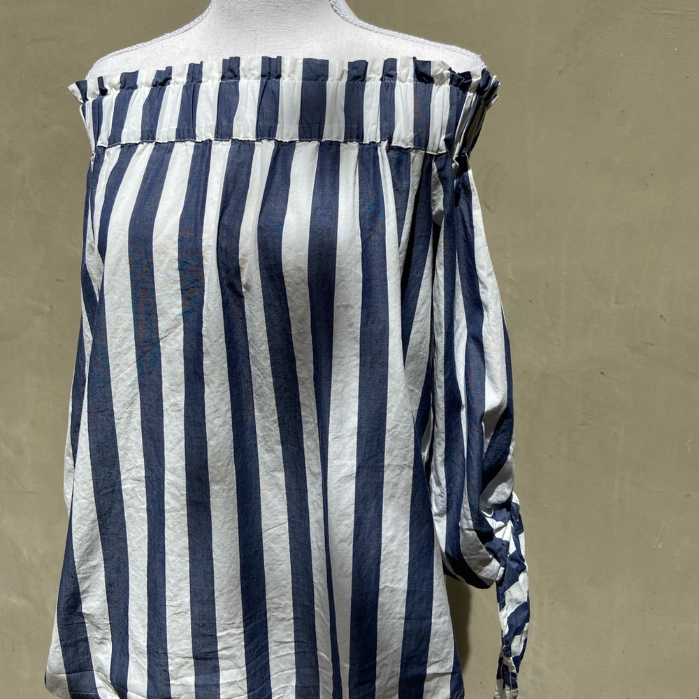 H&M off the shoulder blouse